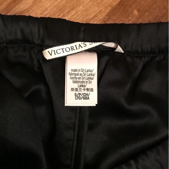 Victoria's Secret Heart Shorts - Picture 4 of 4